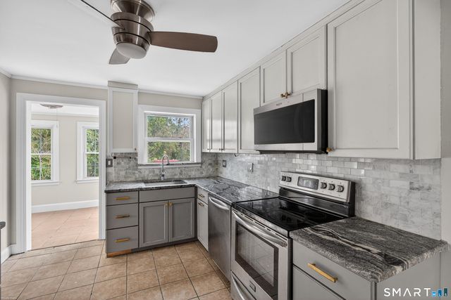 34 Harland Place, Norwich, CT 06360