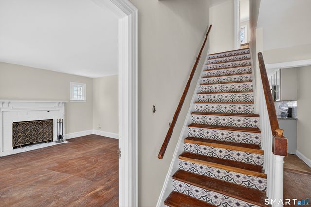 34 Harland Place, Norwich, CT 06360