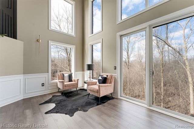 5695 N Branford Drive, West Bloomfield, MI 48322