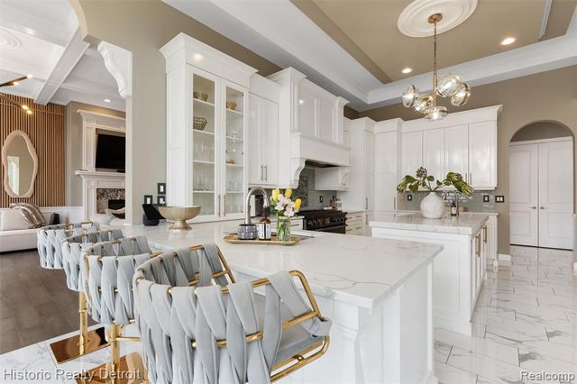 5695 N Branford Drive, West Bloomfield, MI 48322