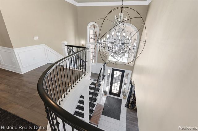 5695 N Branford Drive, West Bloomfield, MI 48322