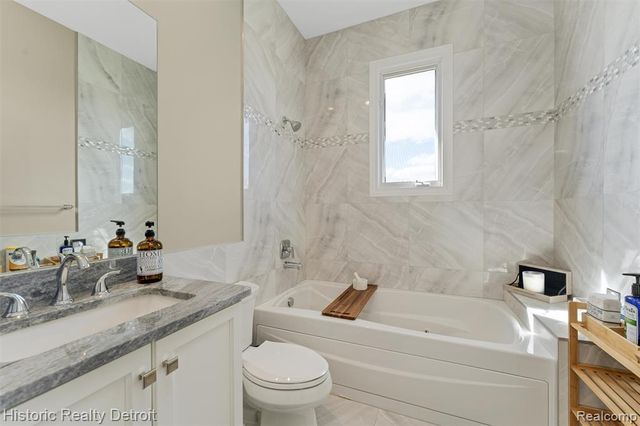 5695 N Branford Drive, West Bloomfield, MI 48322