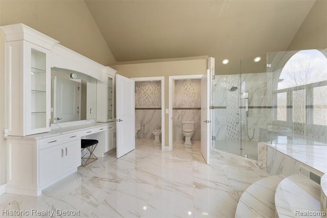 5695 N Branford Drive, West Bloomfield, MI 48322
