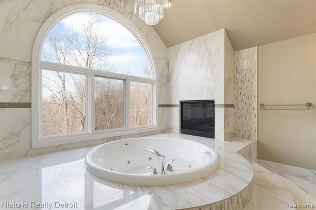 5695 N Branford Drive, West Bloomfield, MI 48322