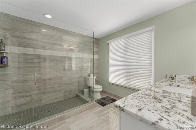 5695 N Branford Drive, West Bloomfield, MI 48322