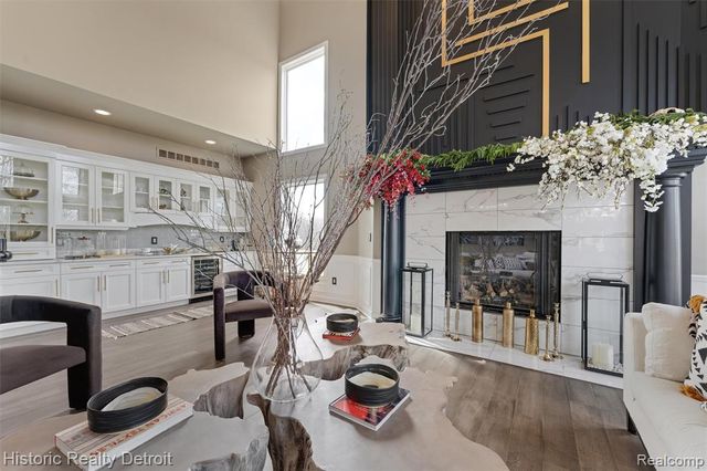 5695 N Branford Drive, West Bloomfield, MI 48322