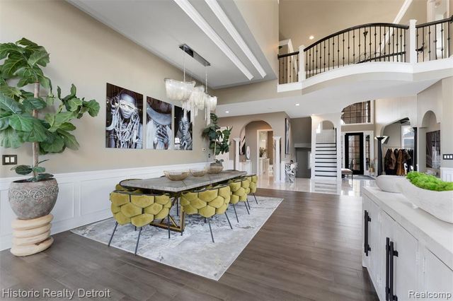 5695 N Branford Drive, West Bloomfield, MI 48322