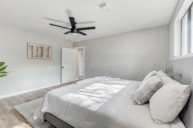 5634 Cerritos Drive, Houston, TX 77035