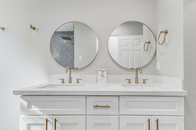 5634 Cerritos Drive, Houston, TX 77035