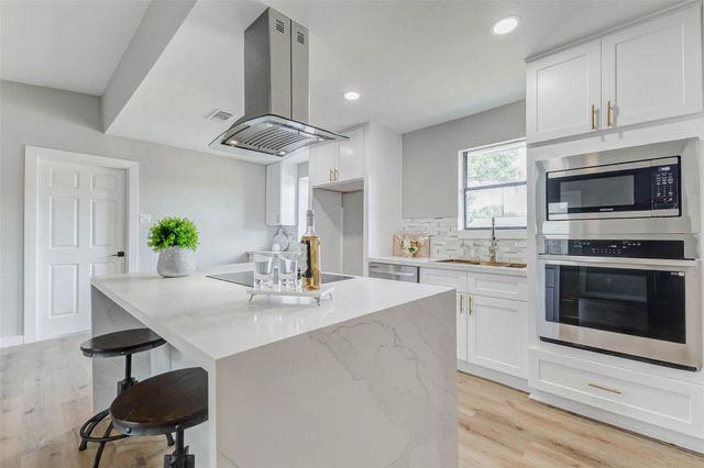 5634 Cerritos Drive, Houston, TX 77035