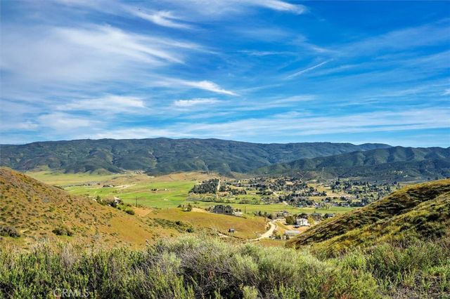 48725 Shallow Springs Road N, Leona Valley, CA 93551