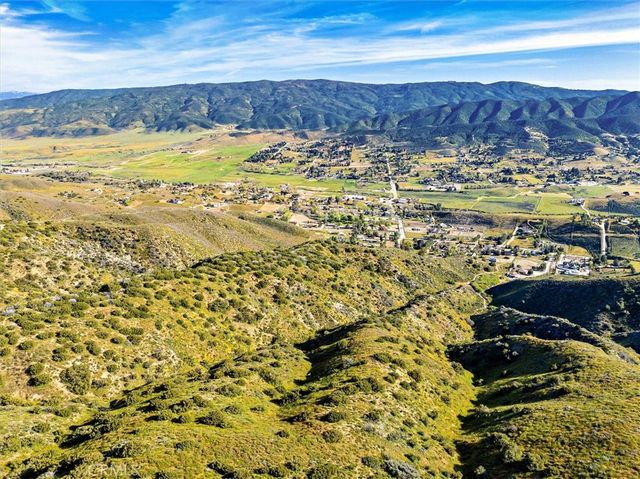 48725 Shallow Springs Road N, Leona Valley, CA 93551