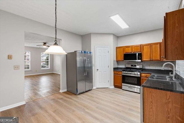 3852 Shenfield Drive, Union City, GA 30291