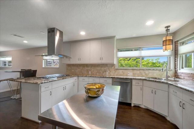 2631 Baycrest Drive, Houston, TX 77058