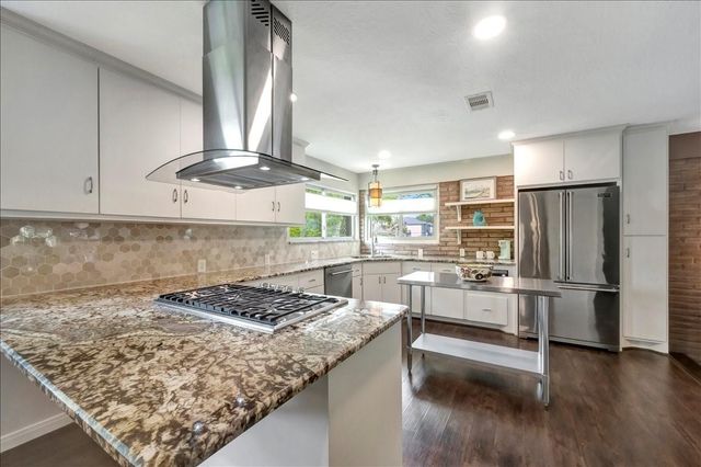 2631 Baycrest Drive, Houston, TX 77058