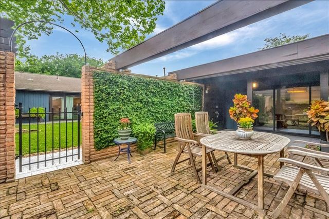 2631 Baycrest Drive, Houston, TX 77058