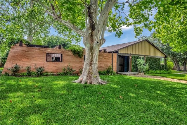 2631 Baycrest Drive, Houston, TX 77058