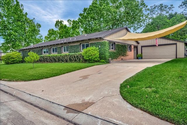 2631 Baycrest Drive, Houston, TX 77058