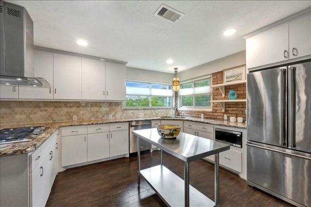2631 Baycrest Drive, Houston, TX 77058