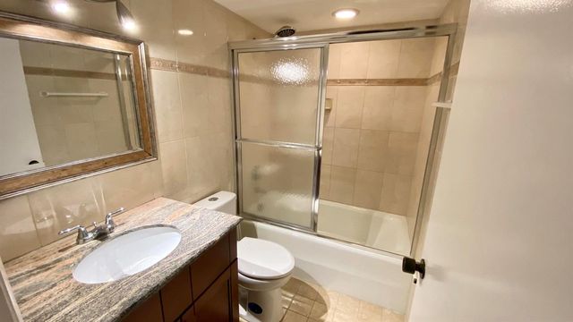 7030 Half Moon Circle 216, Hypoluxo, FL 33462