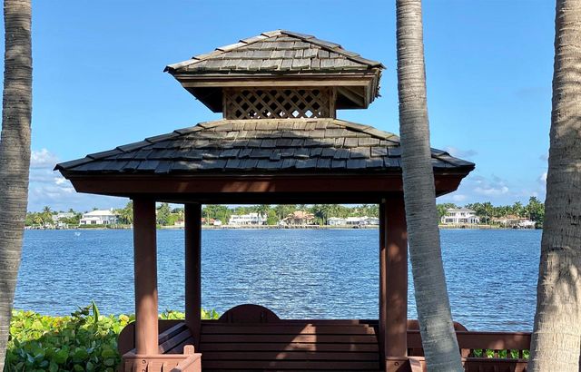 7030 Half Moon Circle 216, Hypoluxo, FL 33462