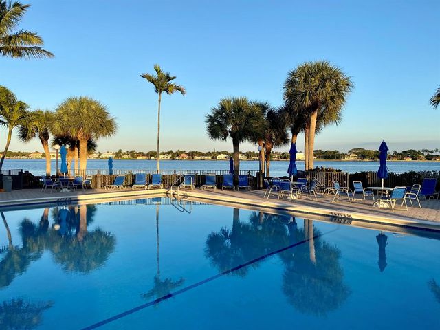 7030 Half Moon Circle 216, Hypoluxo, FL 33462