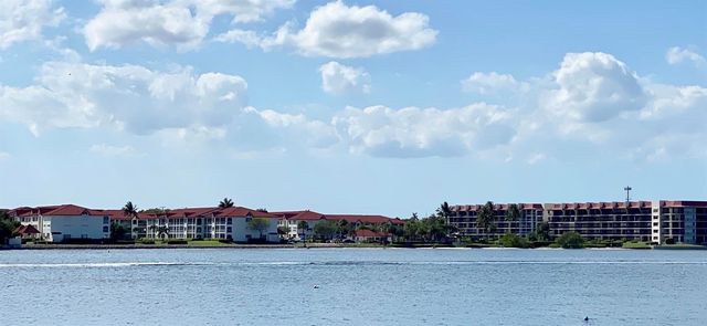 7030 Half Moon Circle 216, Hypoluxo, FL 33462