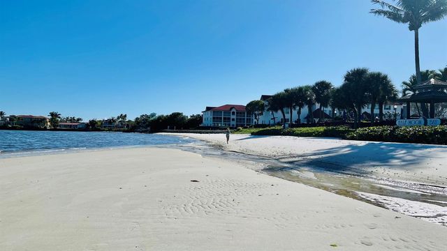 7030 Half Moon Circle 216, Hypoluxo, FL 33462