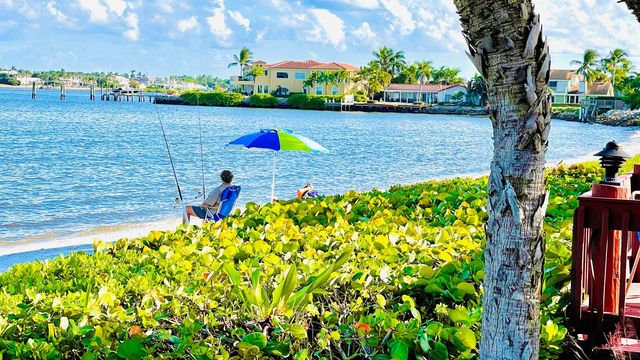 7030 Half Moon Circle 216, Hypoluxo, FL 33462