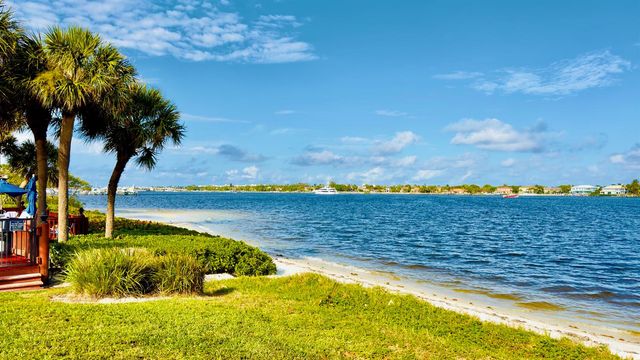 7030 Half Moon Circle 216, Hypoluxo, FL 33462