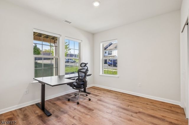 1 Periwinkle Ln, Warren Twp., NJ 07059