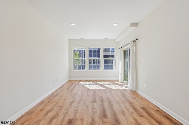 1 Periwinkle Ln, Warren Twp., NJ 07059