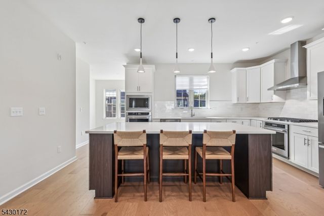 1 Periwinkle Ln, Warren Twp., NJ 07059
