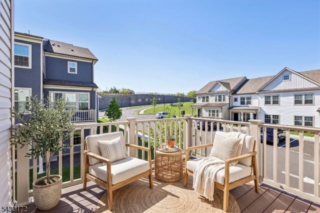 1 Periwinkle Ln, Warren Twp., NJ 07059
