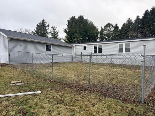 W8418 Hemlock ROAD, Beaver Dam, WI 53916