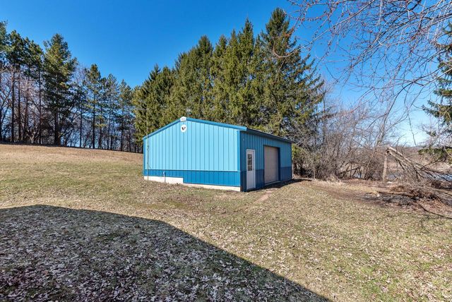 W8418 Hemlock ROAD, Beaver Dam, WI 53916