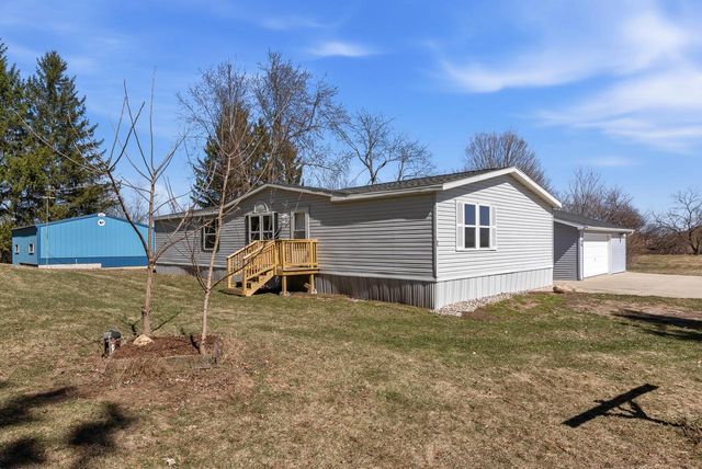 W8418 Hemlock ROAD, Beaver Dam, WI 53916