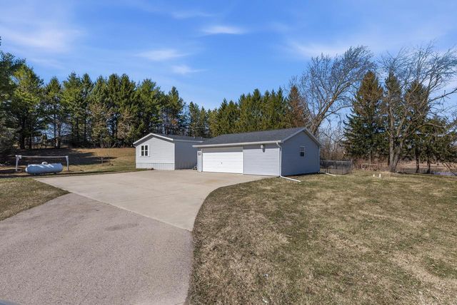 W8418 Hemlock ROAD, Beaver Dam, WI 53916