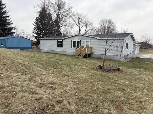 W8418 Hemlock ROAD, Beaver Dam, WI 53916