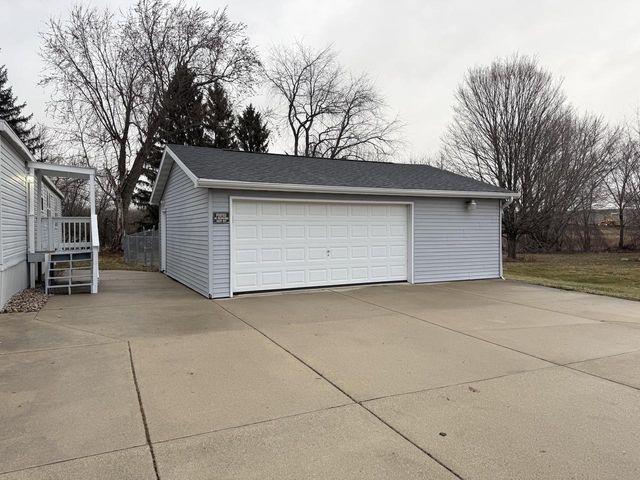 W8418 Hemlock ROAD, Beaver Dam, WI 53916