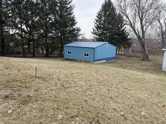W8418 Hemlock ROAD, Beaver Dam, WI 53916