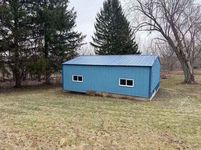 W8418 Hemlock ROAD, Beaver Dam, WI 53916