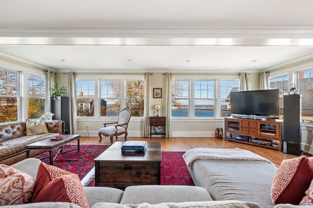 77 Salisbury Street, Hull, MA 02045