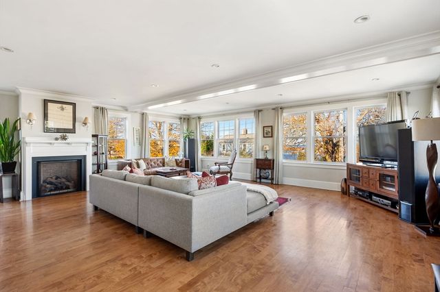 77 Salisbury Street, Hull, MA 02045