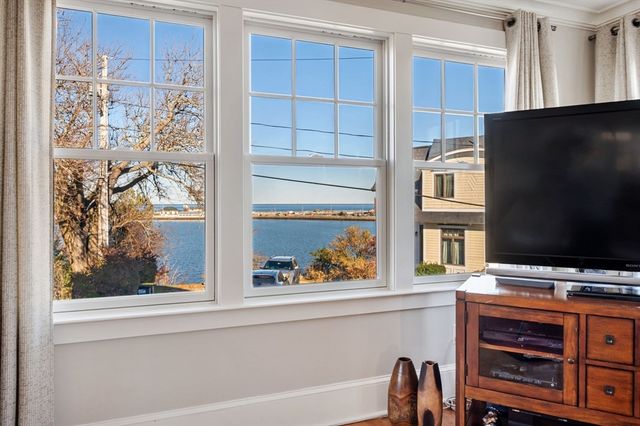77 Salisbury Street, Hull, MA 02045