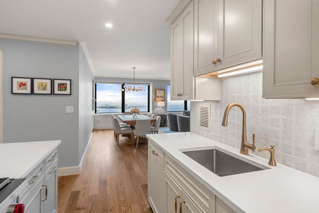 65 East India Row 27F, Boston, MA 02110