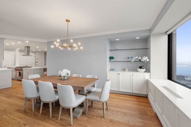 65 East India Row 27F, Boston, MA 02110