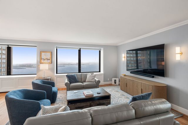 65 East India Row 27F, Boston, MA 02110