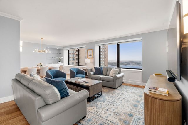 65 East India Row 27F, Boston, MA 02110