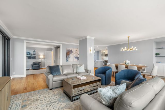 65 East India Row 27F, Boston, MA 02110